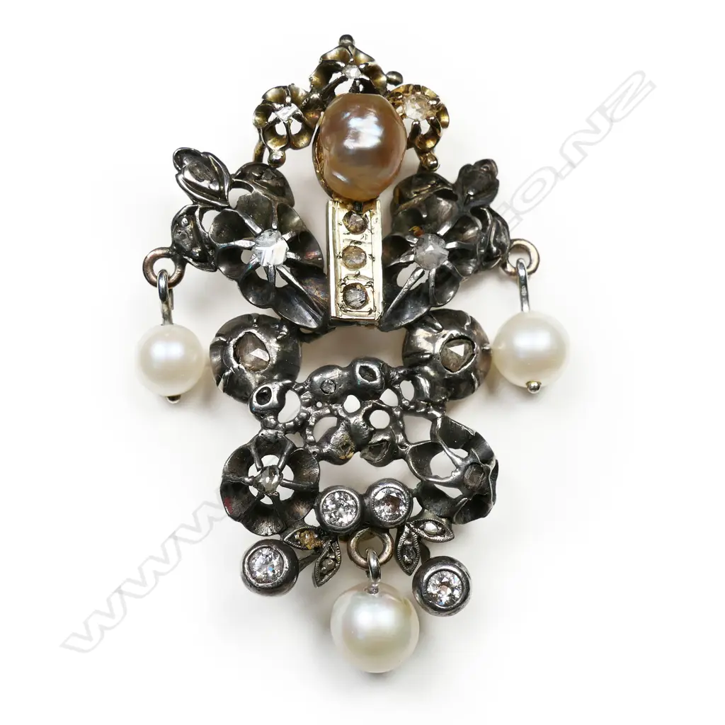 SILVER & GOLD PEARL SET DIAMOND BROOCH.DIAMOND  0.242CT VAL Image 1++