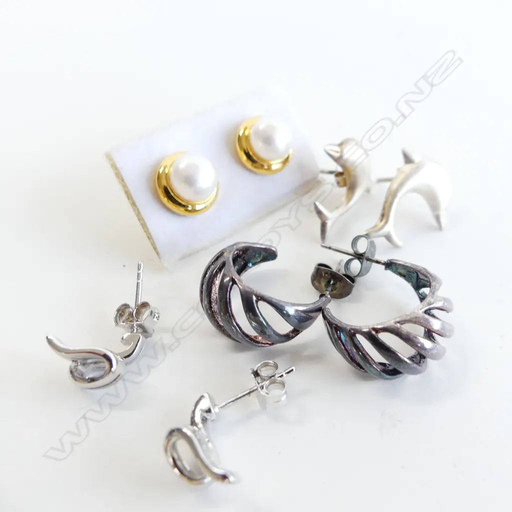 4 PRS SILVER & GOLD PLATED EARRINGS  Image 1++