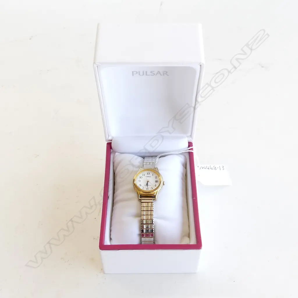 LORUS LADIES WRIST WATCH  Image 1++