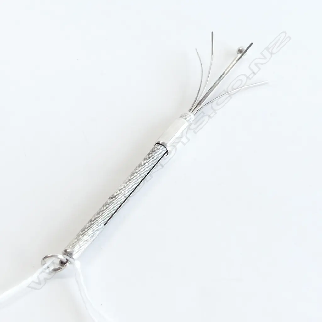 STG SILVER COCKTAIL SWIZZLE STICK 12.6GMS, WORKING ONE BAR MISSING Image 1++