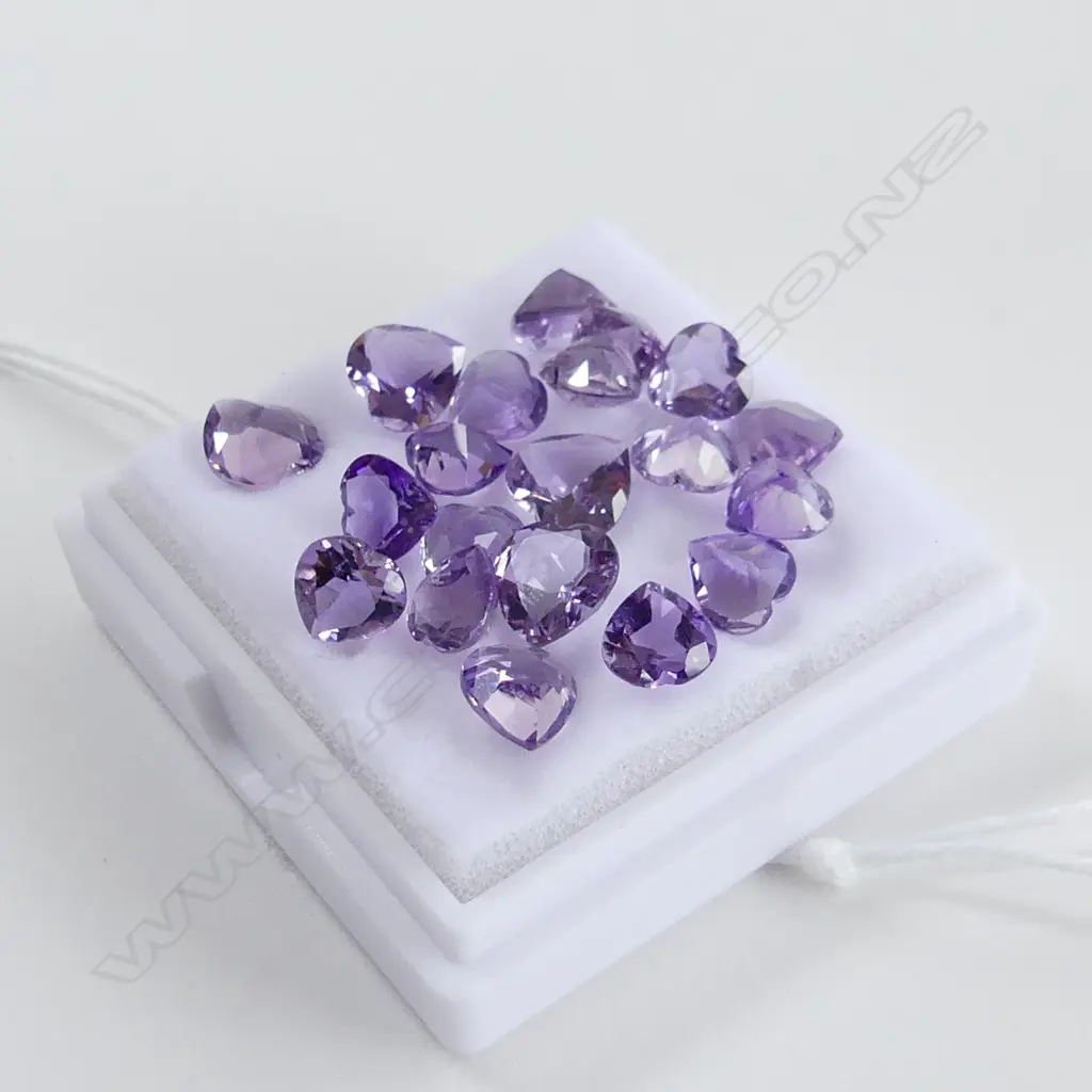 BOX HEART SHAPED AMETHYST Image 1++