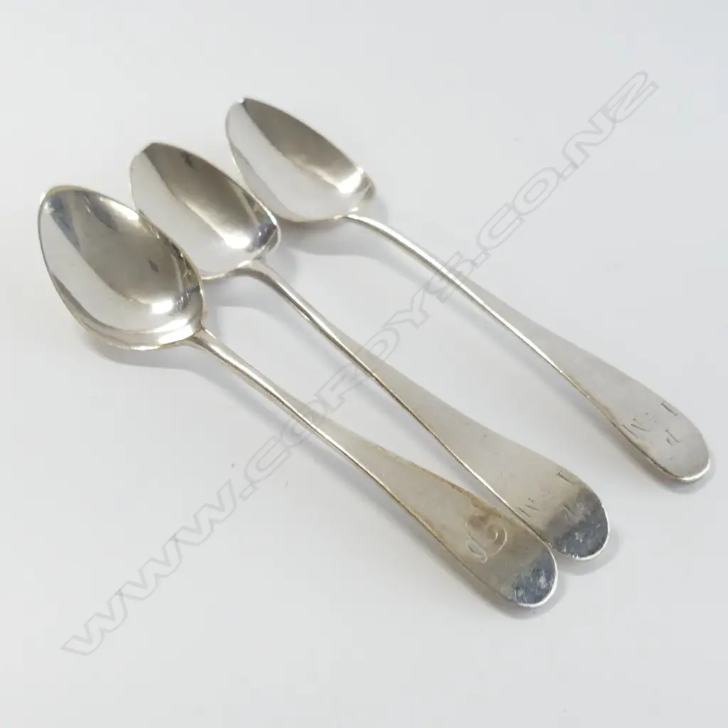3 GEORGIAN STG SILVER TEA SPOONS 35 GRAMS Image 1++