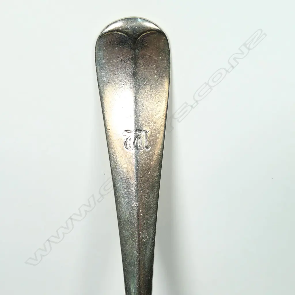 An Edwardian silver Hanovarian pattern silver soup ladle, Image 1++