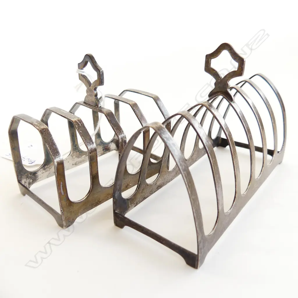2 STG SILVER TOAST RACKS; SHEFFIELD 1932, 1935  126 GRAMS Image 1++