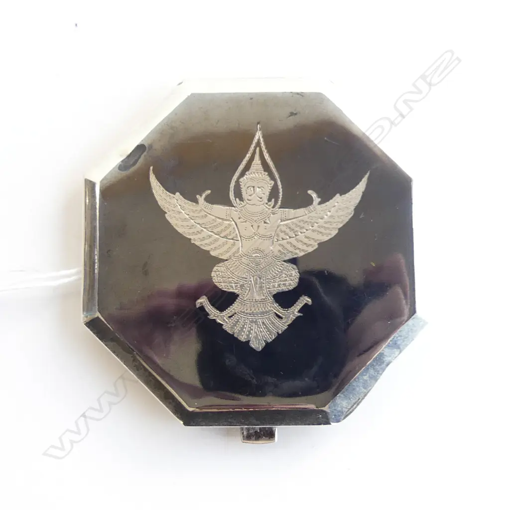 THAI STG SILVER OCTAGONAL COMPACT (MIRROR ABSENT) W.70mm 66 GRAMS Image 1++