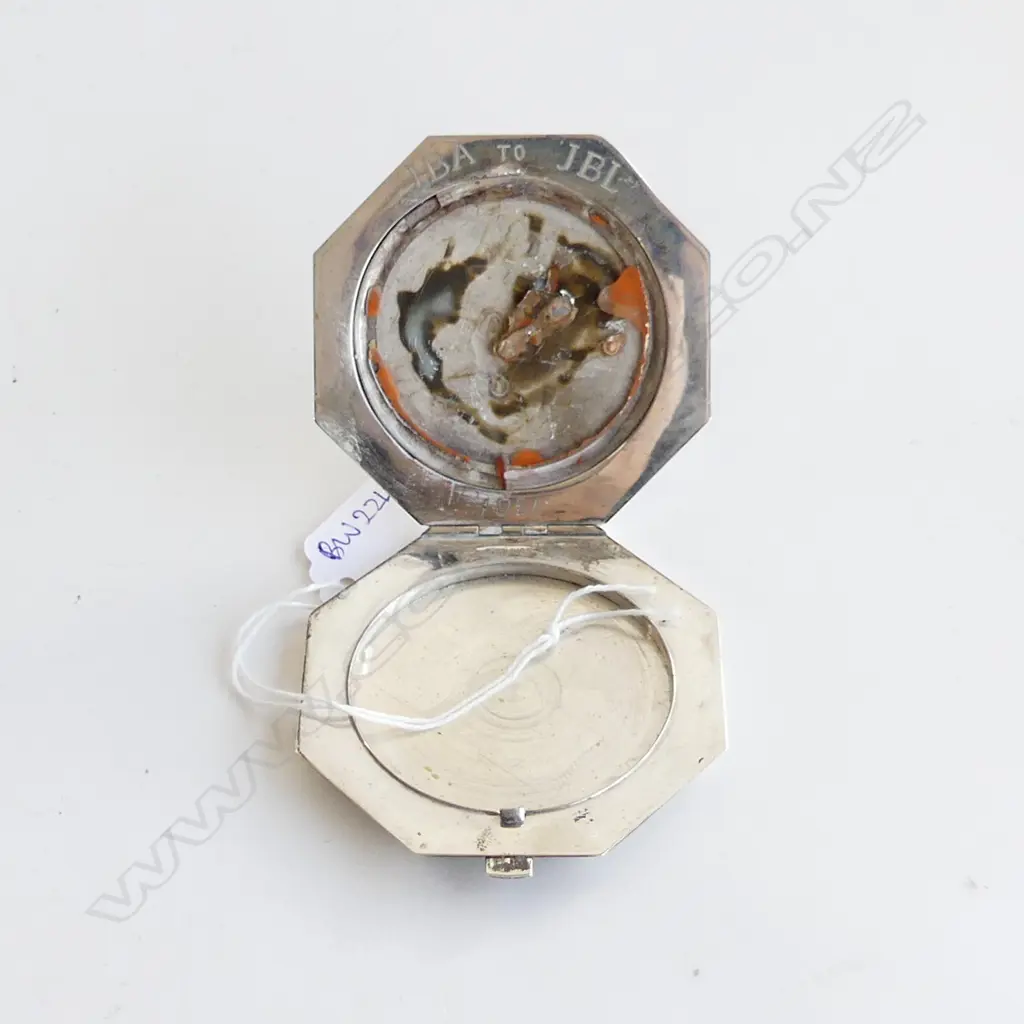 THAI STG SILVER OCTAGONAL COMPACT (MIRROR ABSENT) W.70mm 66 GRAMS Image 1++