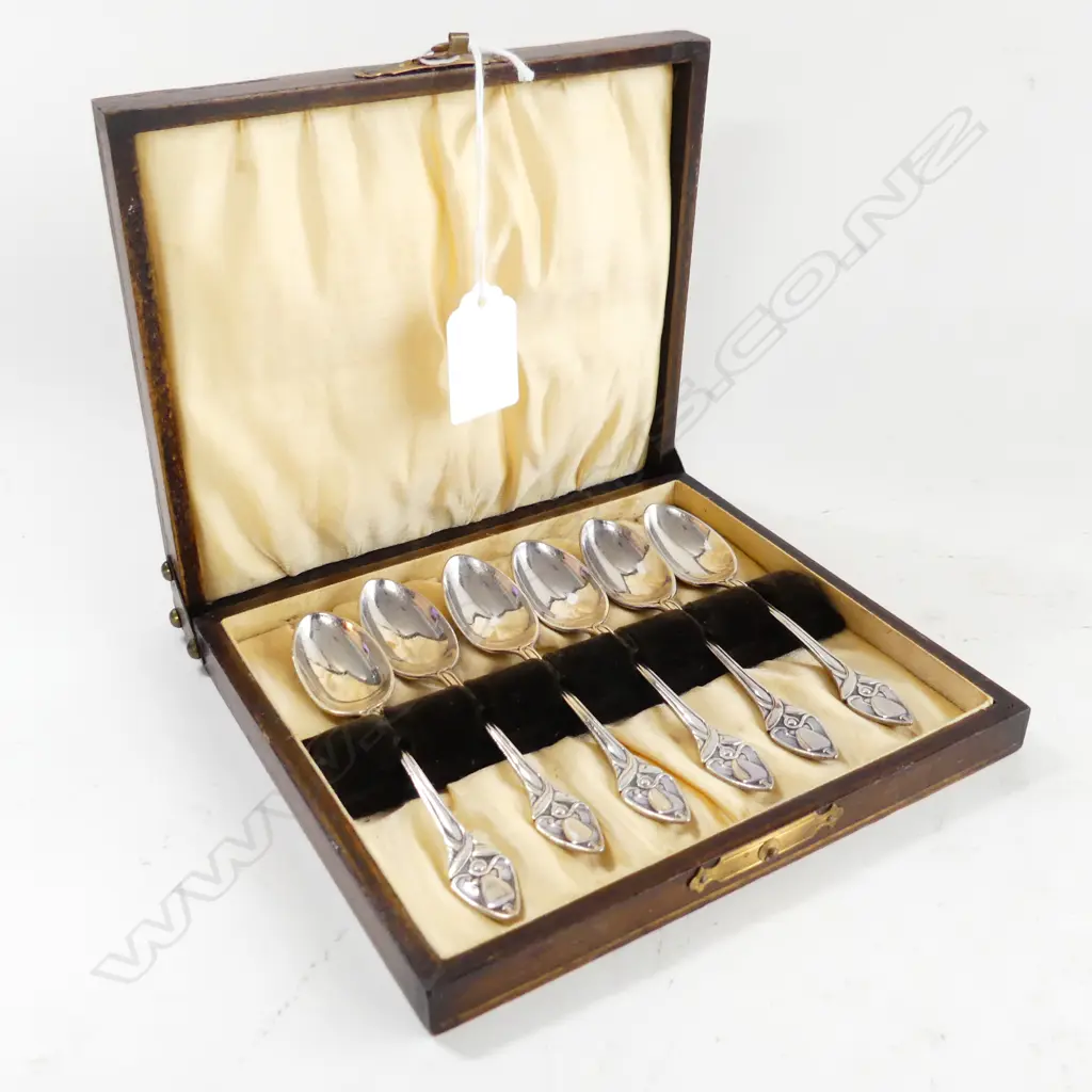 6 ART NOUVEAU STYLE EP TEA SPOONS, CASED Image 1++