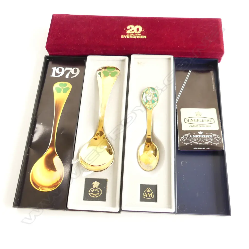 PR GEORG JENSEN SILVER GILT SPOONS w. 3 LEAF CLOVER + TEASPOON w. ENAMEL DESIGN, CASED 110 GRAMS Image 1++