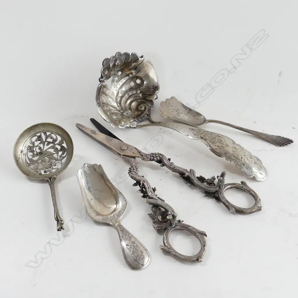 5 DUTCH SILVER PCS CADDY SPOON GRAPE SCISSORS & 3 SPOONS Image 1++