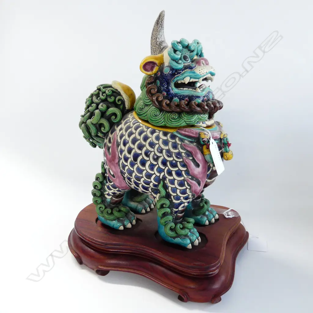 CHINESE HAND PAINTED LIDDED FOO DOG ON STAND H 290 MM Image 1++