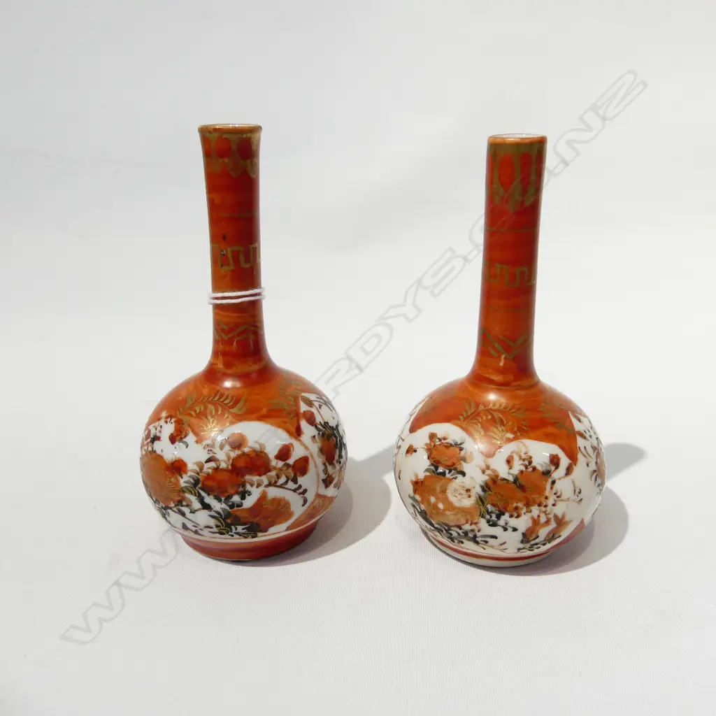 PR ANTIQUE JAPANESE HAND PAINTED KUTANI VASES, SIGNED TO BASE L. 160MM Image 1++