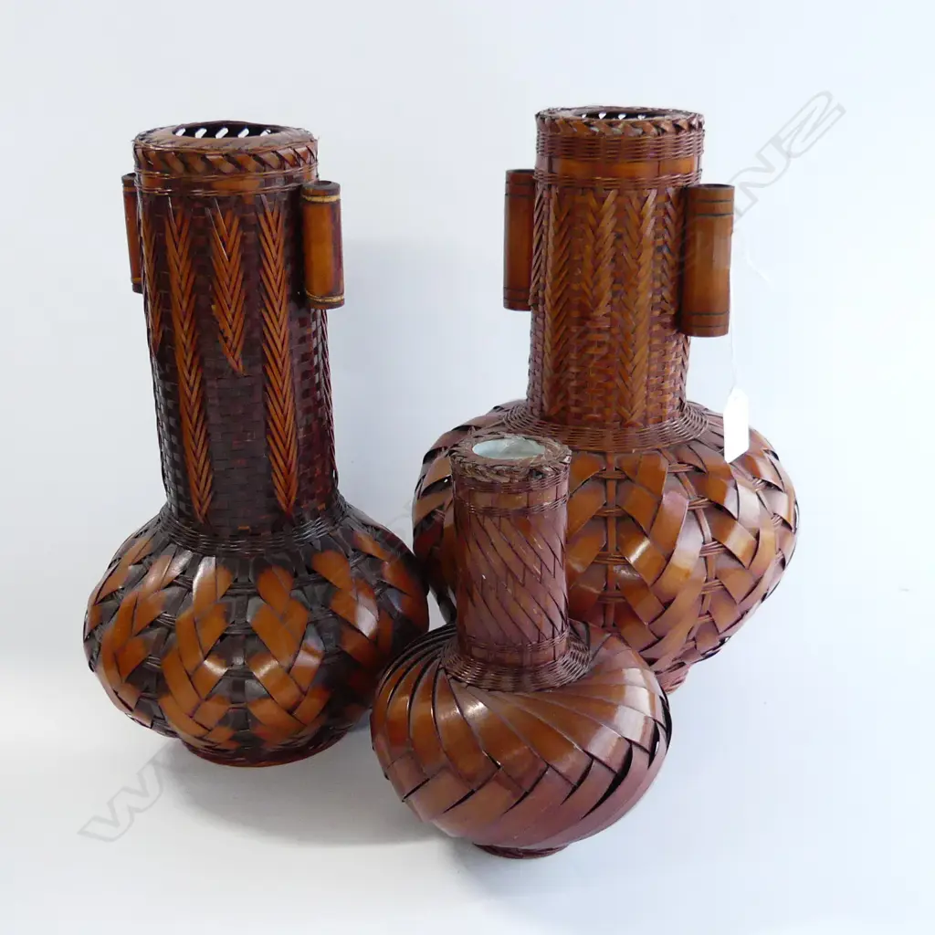 THREE JAPANESE WOVEN IKEBANA VASES H. 300mm, 180mm Image 1++