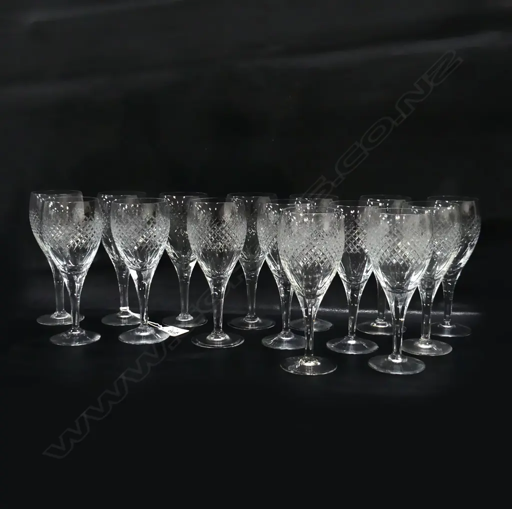 15 SMALL WINE GLASSES H.155mm Image 1++