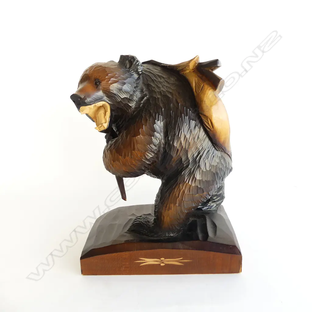 VINTAGE JAPANESE CARVED WOODEN AINU BEAR standing w salmon H.300mm Image 1++