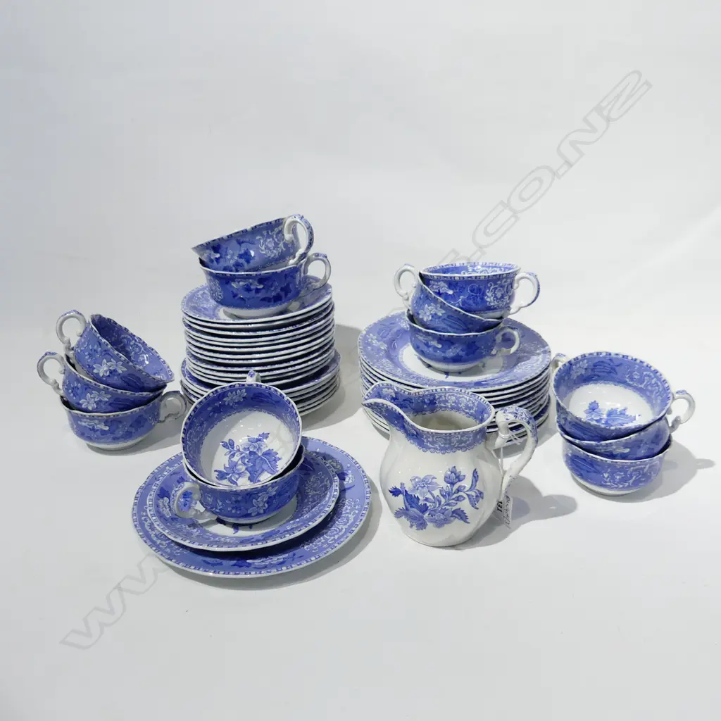 45 PCES ANTIQUE COPELAND SPODE BLUE 'CAMILLA'; 13 CUPS, 19 SAUCERS, 13 SIDE PLATES + JUG (SOME CHIPS / HAIRLINES) Image 1++