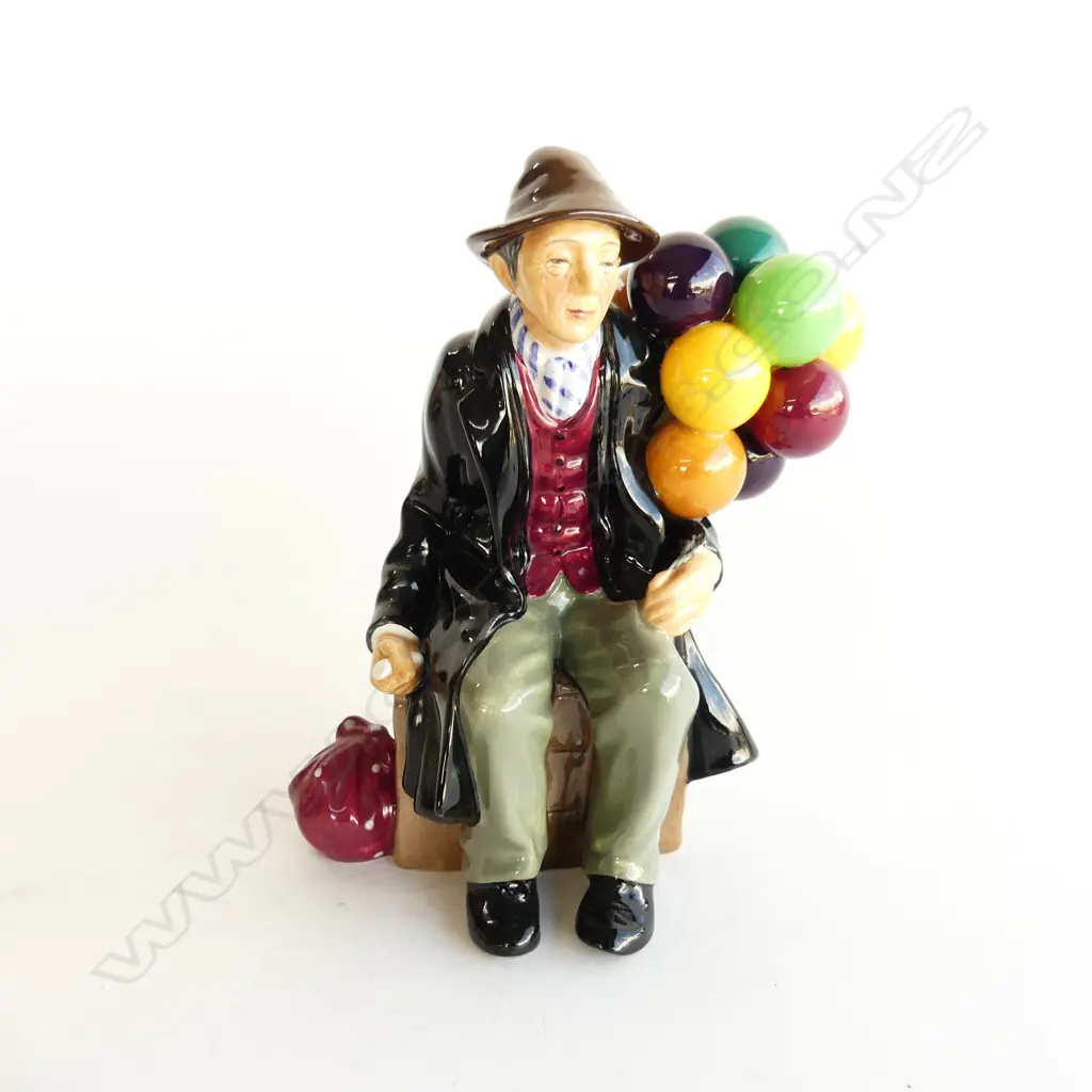 ROYAL DOULTON FIGURINE 'THE BALLOON MAN'   H. 200MM Image 1++