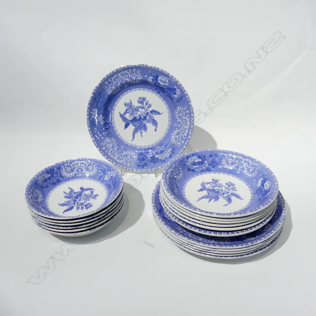 18 PCES ANTIQUE COPELAND SPODE BLUE 'CAMILLA' GOOD CONDITION, 12 BOWLS 6x190mm, 6x165mm, 6 LUNCHEON PLATES 255mm dia Image 1++
