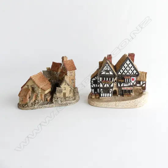 LILLIPUT LANE 'RED LION' & DAVID WINTER 'BROOKSIDE HAMLET' W.180mm