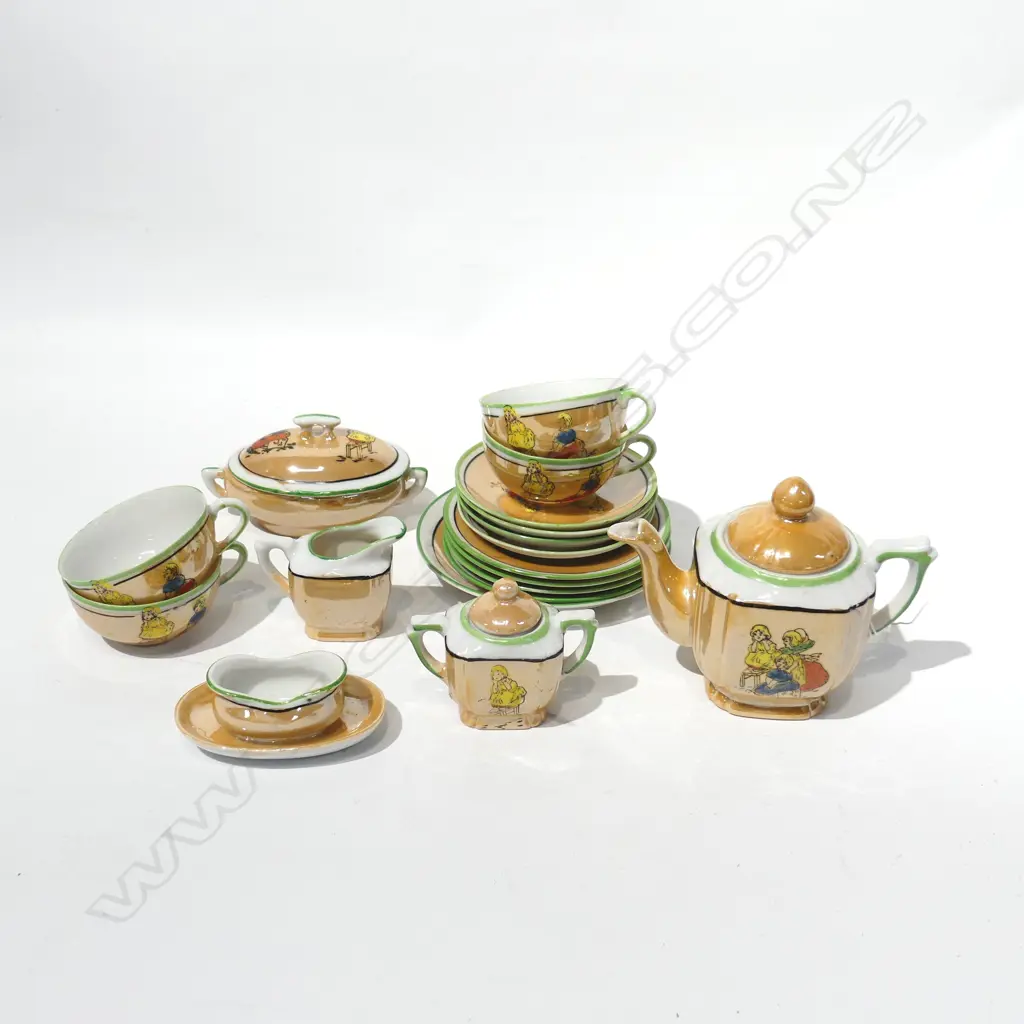 14 PCE CHILDS LUSTRE TEA SET C.1928; 4 TRIOS ETC Image 1++