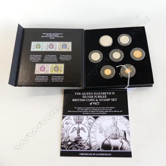 QUEEN ELIZABETH SILVER JUBILEE BRITISH COIN & STAMP SET 1977, BOXED
