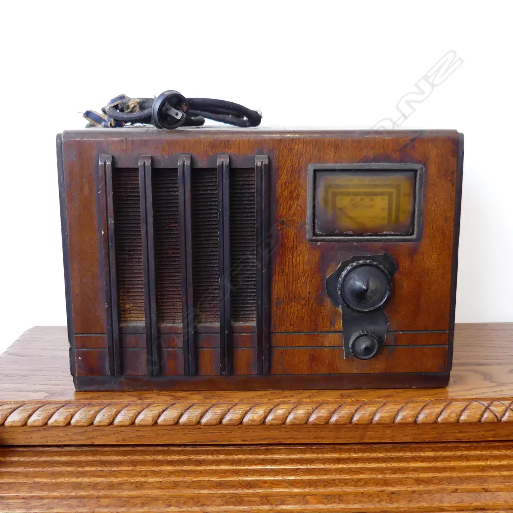 OLD WOODEN RADIO 100V Image 1++