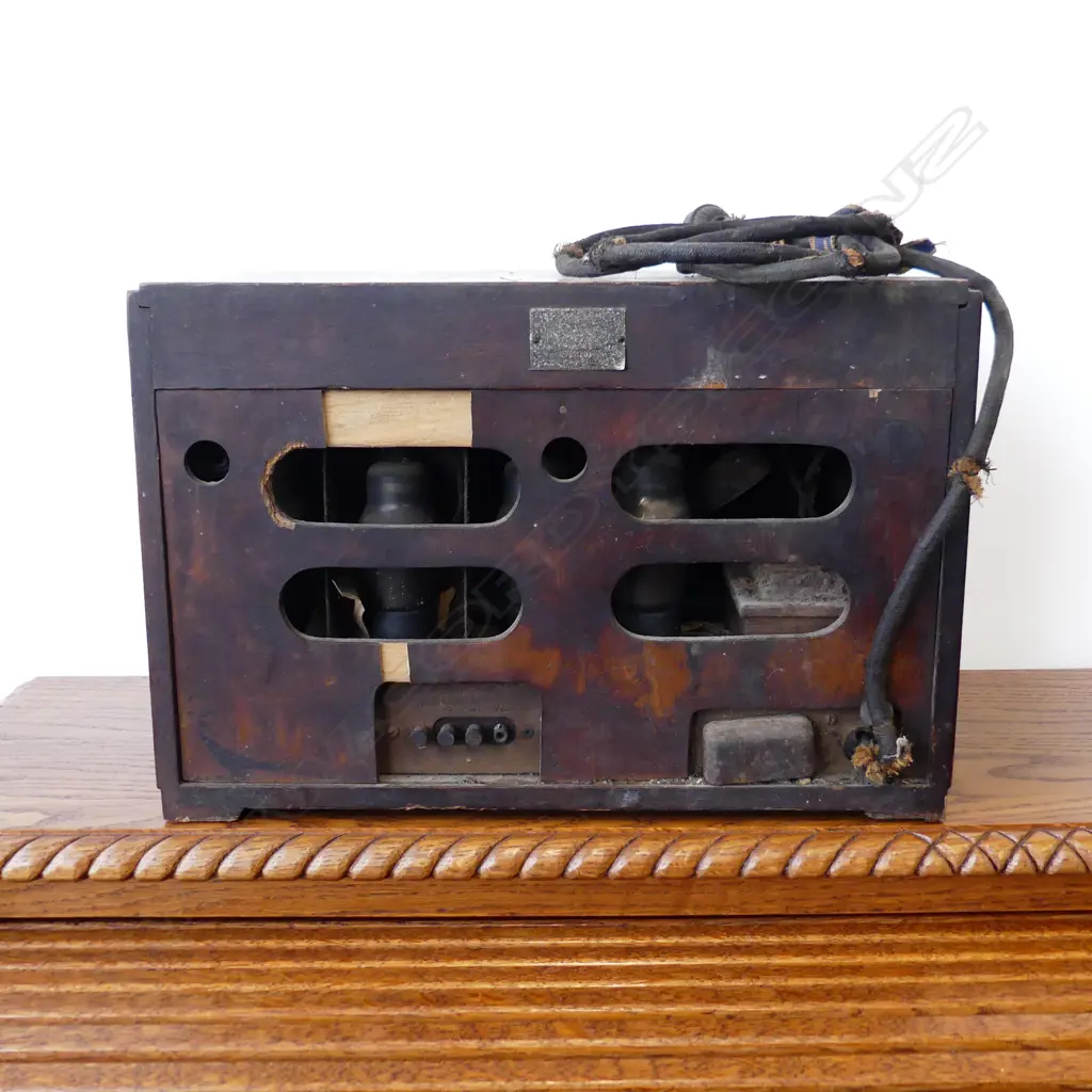 OLD WOODEN RADIO 100V Image 1++