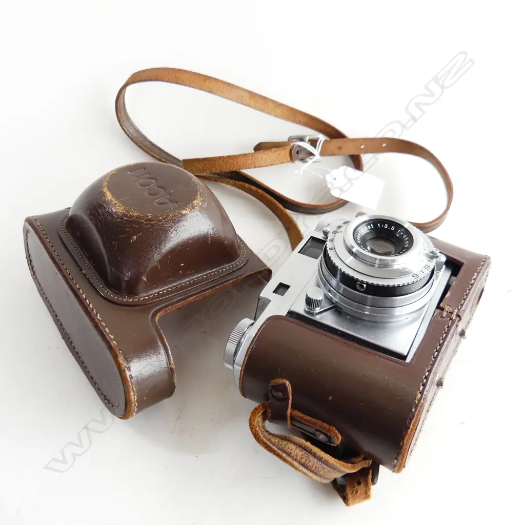 VINTAGE LEATHER CASED ACON 35 MODEL11 CAMERA Image 1++