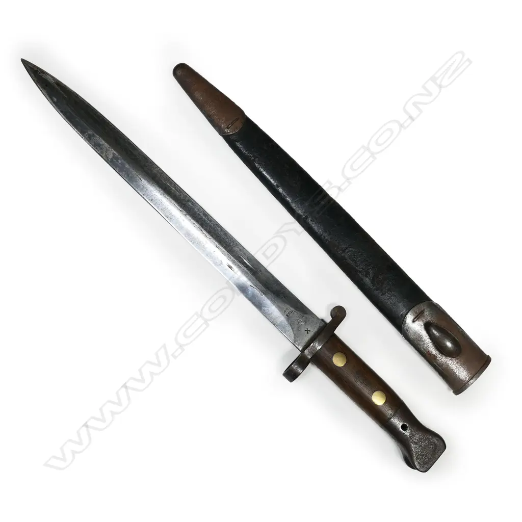 12' WILKINSON LONDON BAYONET, WOODEN HANDLE, WITH SHEATH & LEATHER BELT HOLDER, L.300mm Image 1++