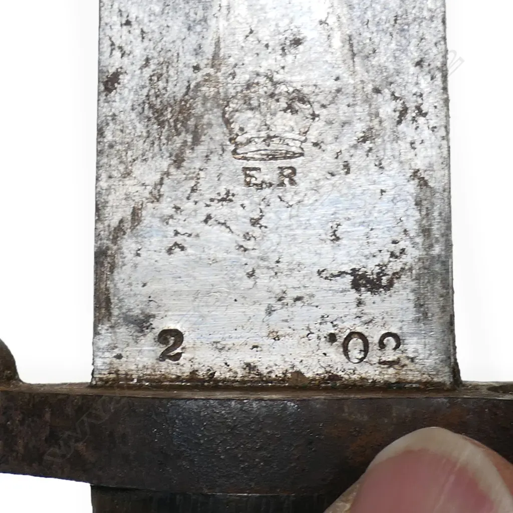 12' WILKINSON LONDON BAYONET, WOODEN HANDLE, WITH SHEATH & LEATHER BELT HOLDER, L.300mm Image 1++