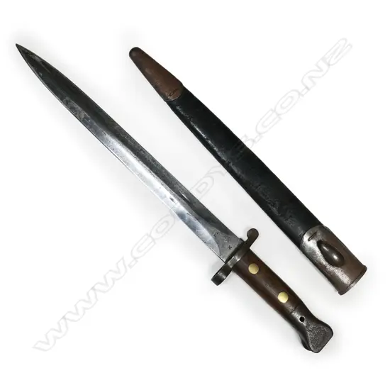 12' WILKINSON LONDON BAYONET, WOODEN HANDLE, WITH SHEATH & LEATHER BELT HOLDER, L.300mm