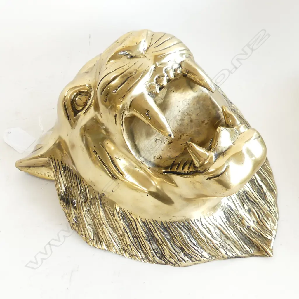 LG POLISHED BRASS LION WALL MASK H. 290MM Image 1++