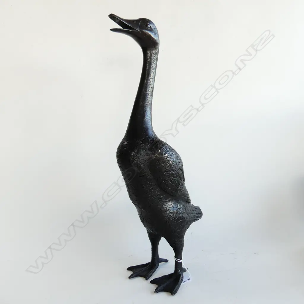 BRONZE LONG NECKED GOOSE H. 510MM Image 1++