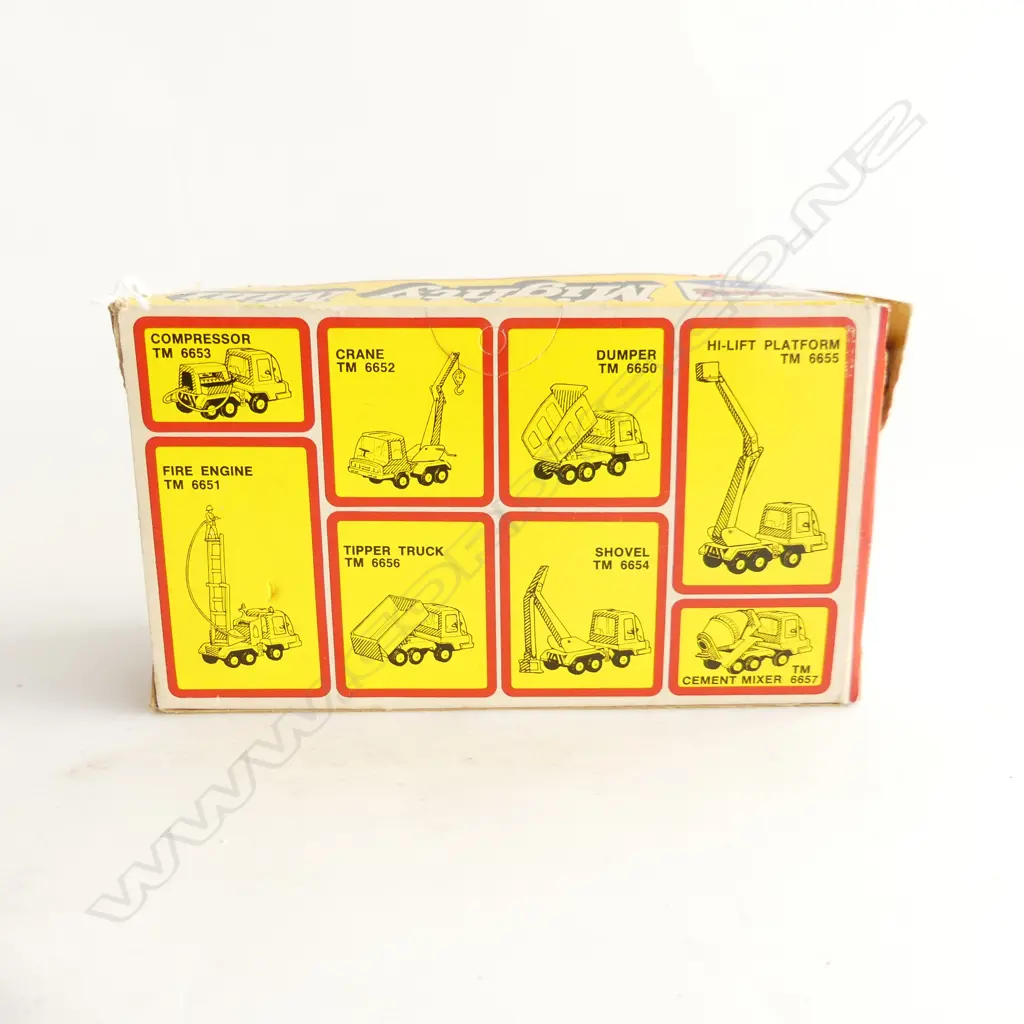 TRIANG MADE IN NZ 'HIGHLIFT PLATFORM' BY TRIANG PEDIGREE AUCKLAND, IN BOX L. 175MM Image 1++