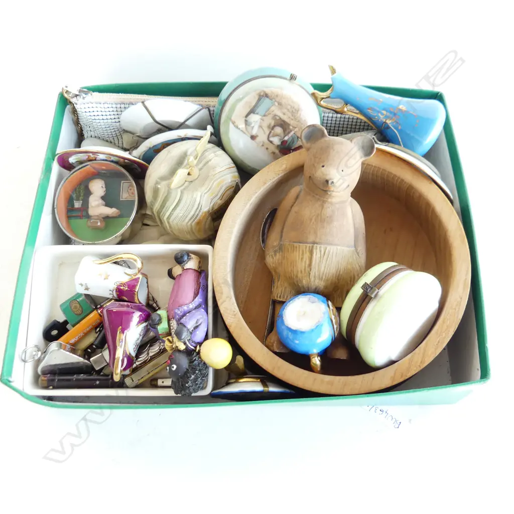 BOX LOT ASST.; OROTON BAG, WHITE LEATHER GLOVES, LIMOGES, MoP POCKET KNIVES ETC Image 1++