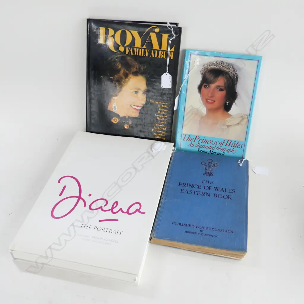 4 REF BOOKS ROYAL FAMILY LARGEST L350 W260MM Image 1++