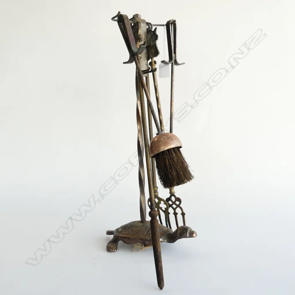 VINTAGE BRASS TURTLE BASE FIRE SET STAND WITH 5 ASST UTENSILS faults Image 1++
