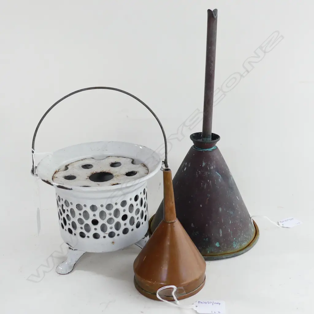 WHITE ENAMAL SOAP DISH & 2 COPPER FUNNELS LARGEST 310MM Image 1++