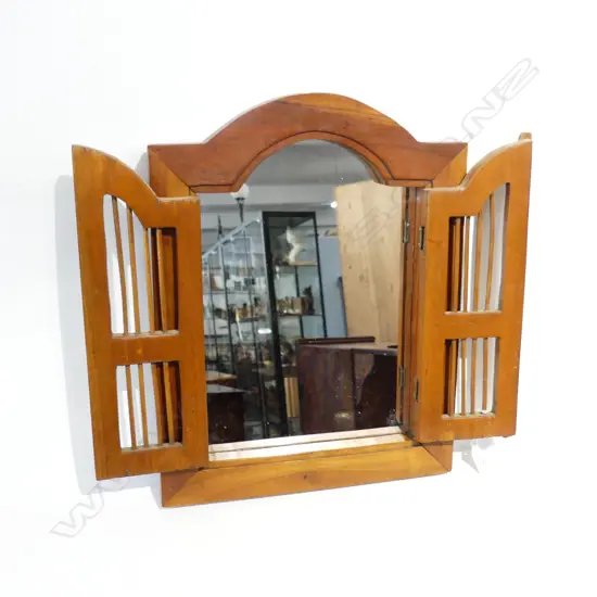 WOODEN MIRROR w. SHUTTERS 455x355mm
