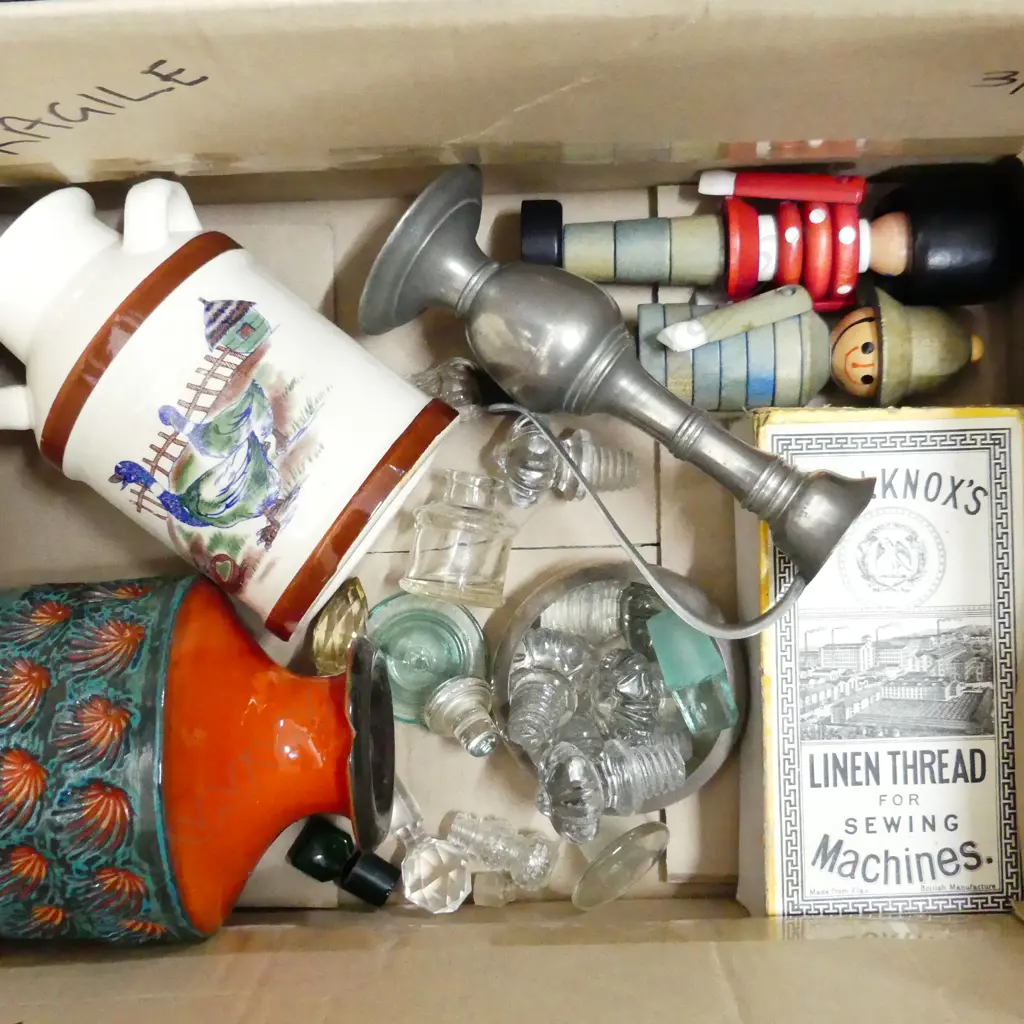 BOX LOT ASST.; RED BOTTLE VASE (chip), GLASS KNOBS ETC Image 1++