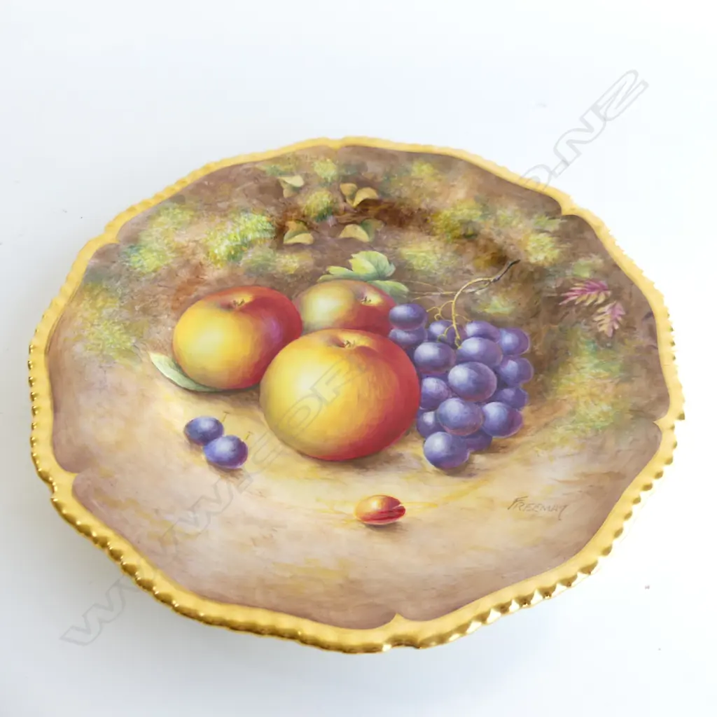 ROYAL WORCESTER CABINET PLATE SIGNED FREEMAN 265mm dia Image 1++