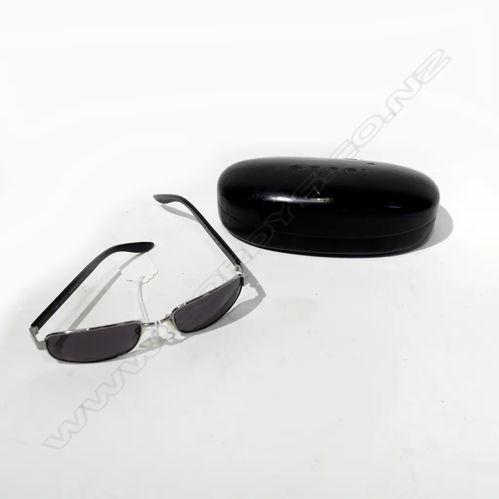 PR GUCCI SUNGLASSES, CASED Image 1++