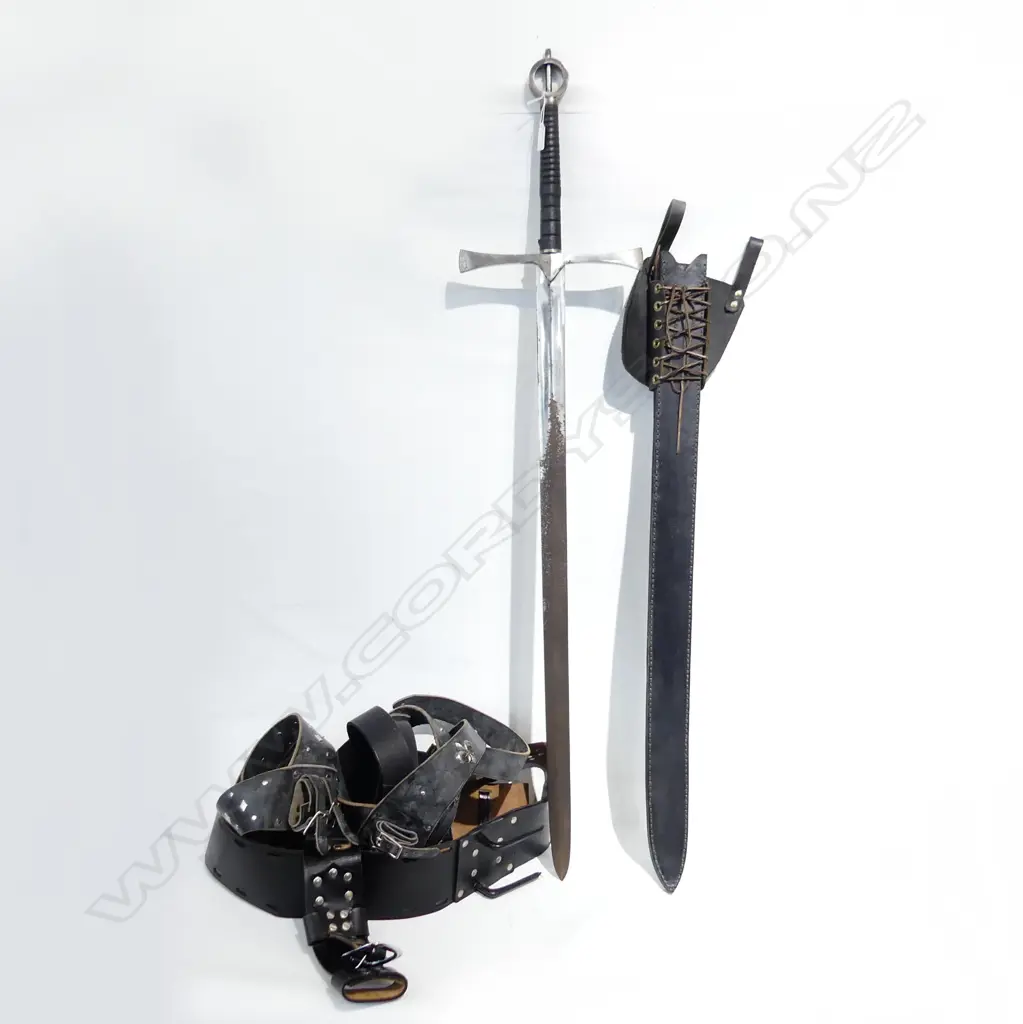 MEDIEVAL STYLE LONG SWORD L1170MM (w. SCABBARD) + 4 LEATHER BELT ACCESSORIES Image 1++
