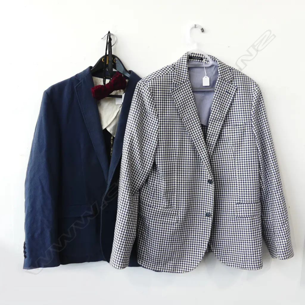 2 ITALIAN MENS JACKETS BOTH SIZE 54; MESSAGERIE & MANUEL RITZ + WORLD BOW TIE  Image 1++