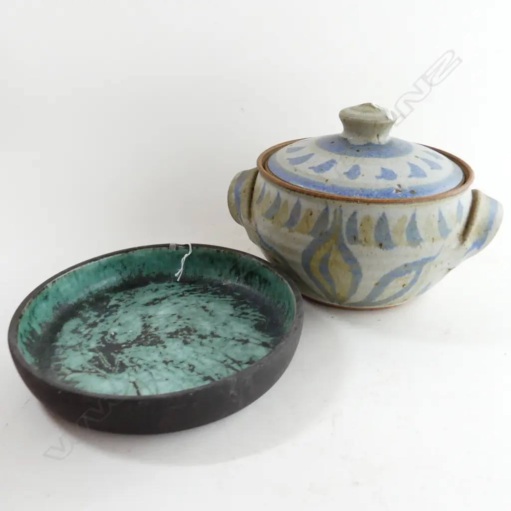 2 PCS STUDIO POTTERY LIDDED CASAROL W230MM & DISH W200MM BY SIMON ENGLHARD Image 1++