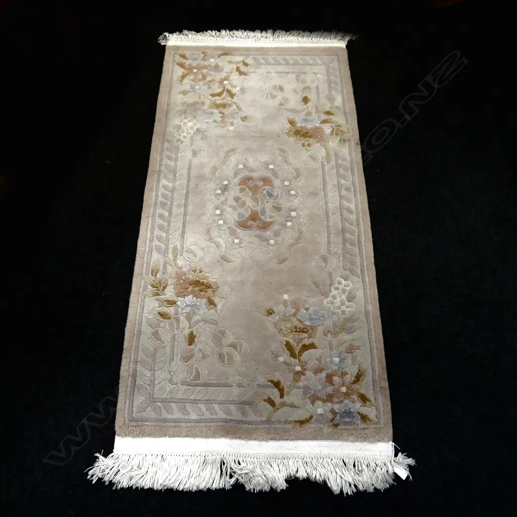 MACHINE KNOTTED WOOL PILE RUG  Image 1++