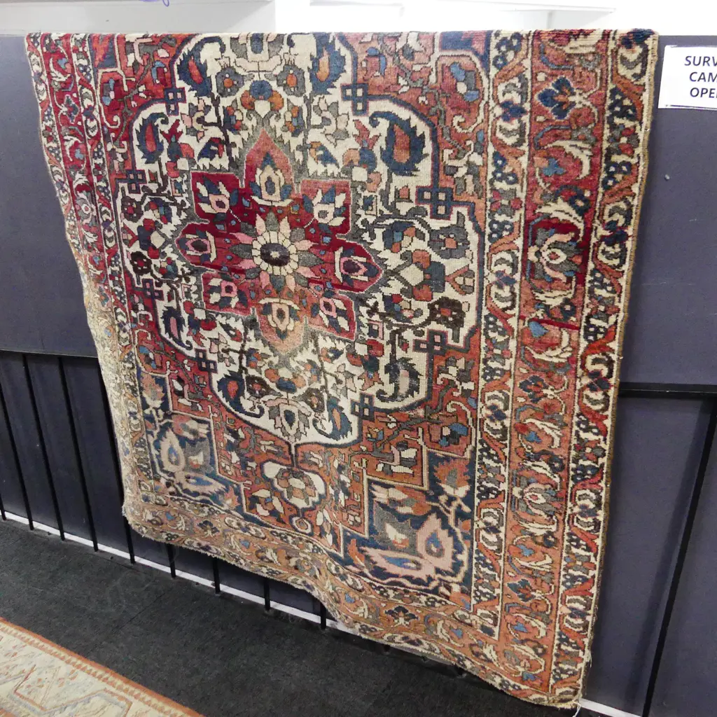 HAND KNOTTED WOOL PILE RUG Image 1++