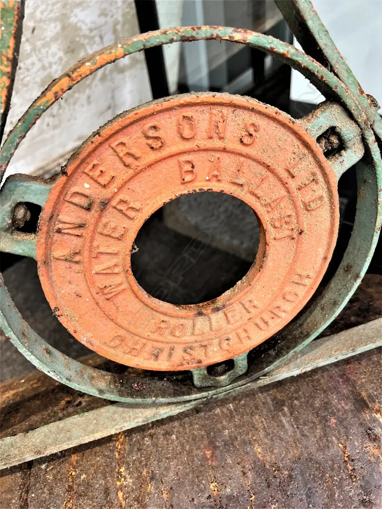 OLD CAST IRON LAWN ROLLER 'ANDERSON'S LTD. CHRISTCHURCH WATER BALLAST' H.1320mm Image 1++