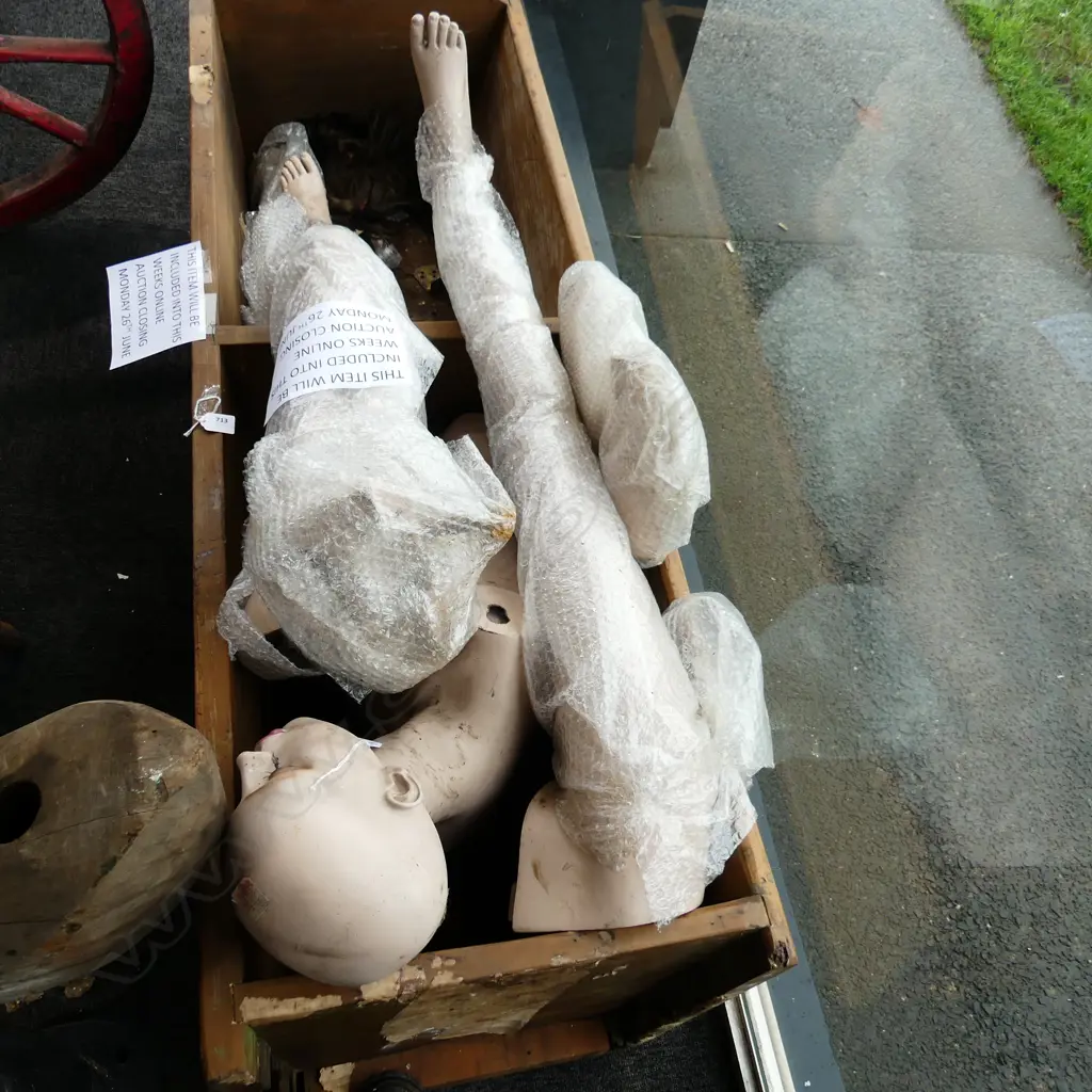 VINTAGE WOMAN MANNEQUIN MOVEABLE PARTS Image 1++