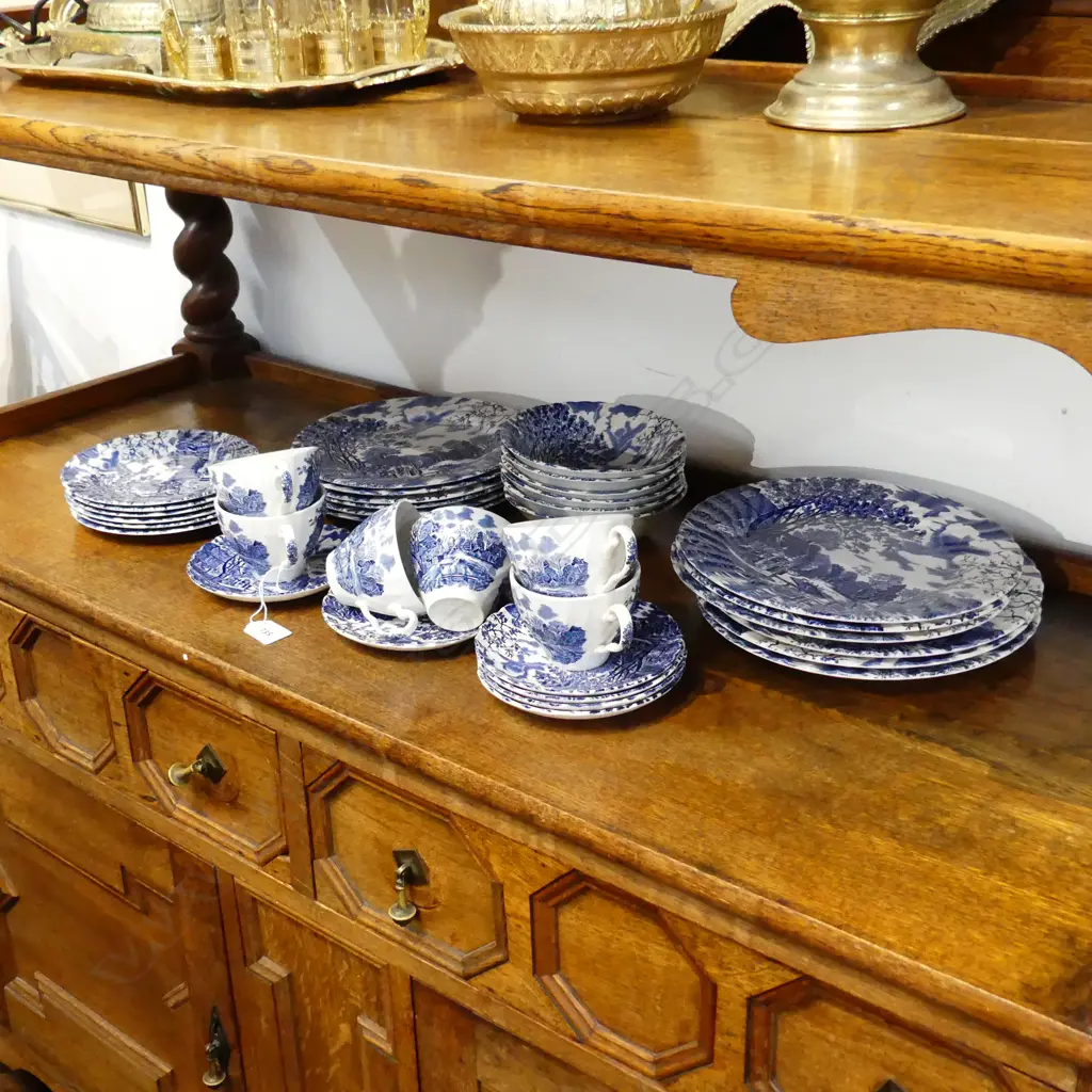 30 PCE JOHNSON BROS B/W  “COTSWOLD” DINNER SERVICE Image 1++