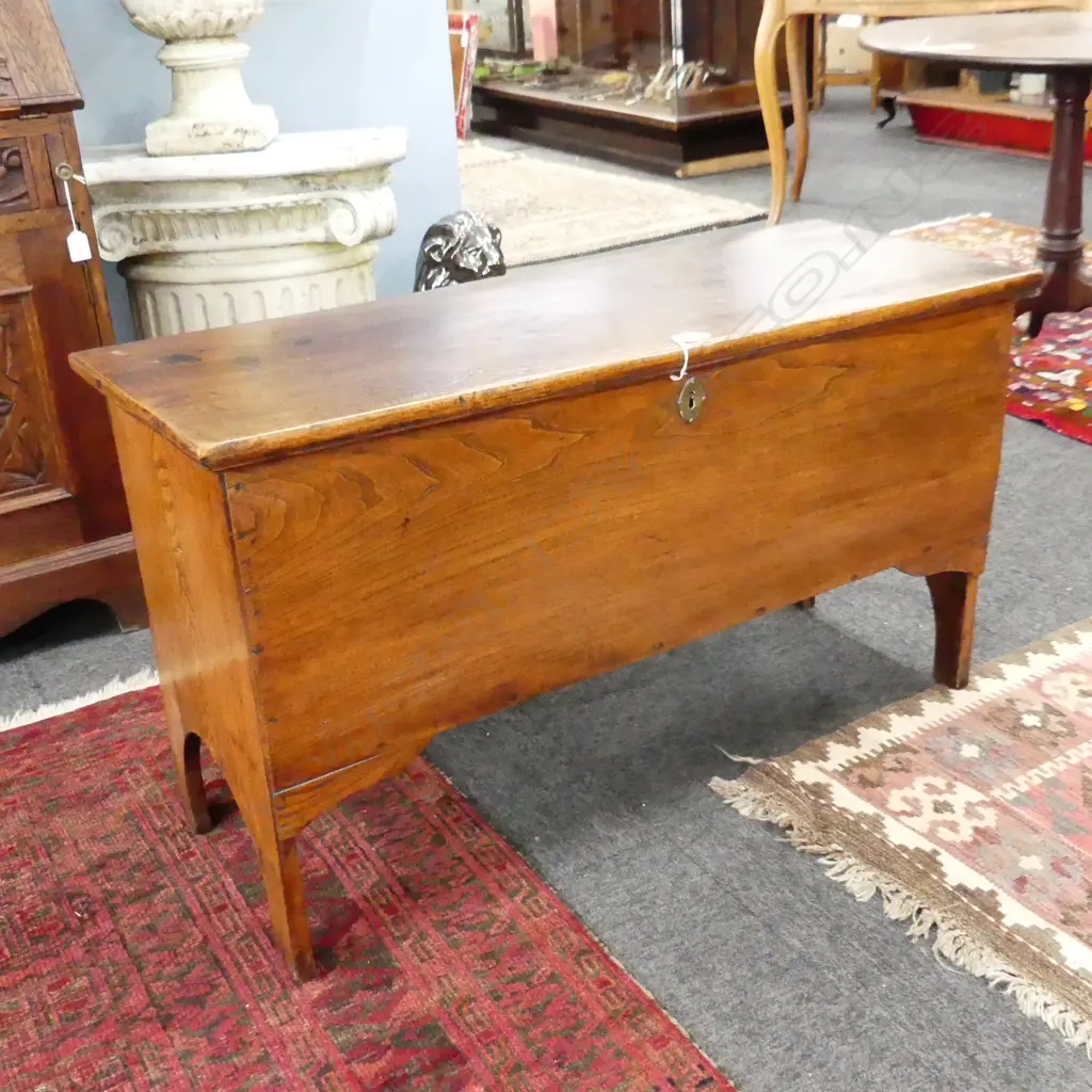 GEO.III ELM 5 PLANK COFFER SMALL PROPORTION Image 1++
